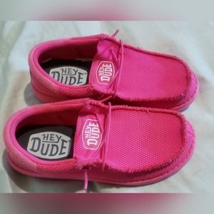 Girls Hey Dudes Neon Pink/Bright Pink. Size 3/4 youth girls.